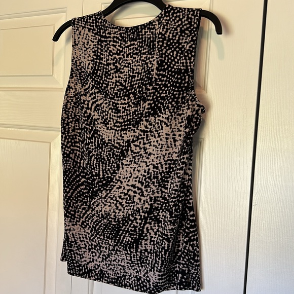 Ellen Tracy sleeveless blouse - Picture 3 of 6